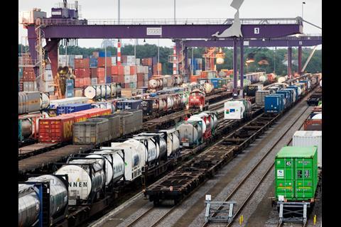 UIC and the International Federation of Freight Forwarders Associations are jointly organising the Inland Hubs: key towards rail freight corridor development seminar in Duisburg.